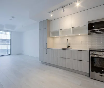 Paint vs Wallpaper Toronto 2026